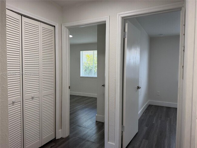 Foto del edificio - 590 NW 58th St