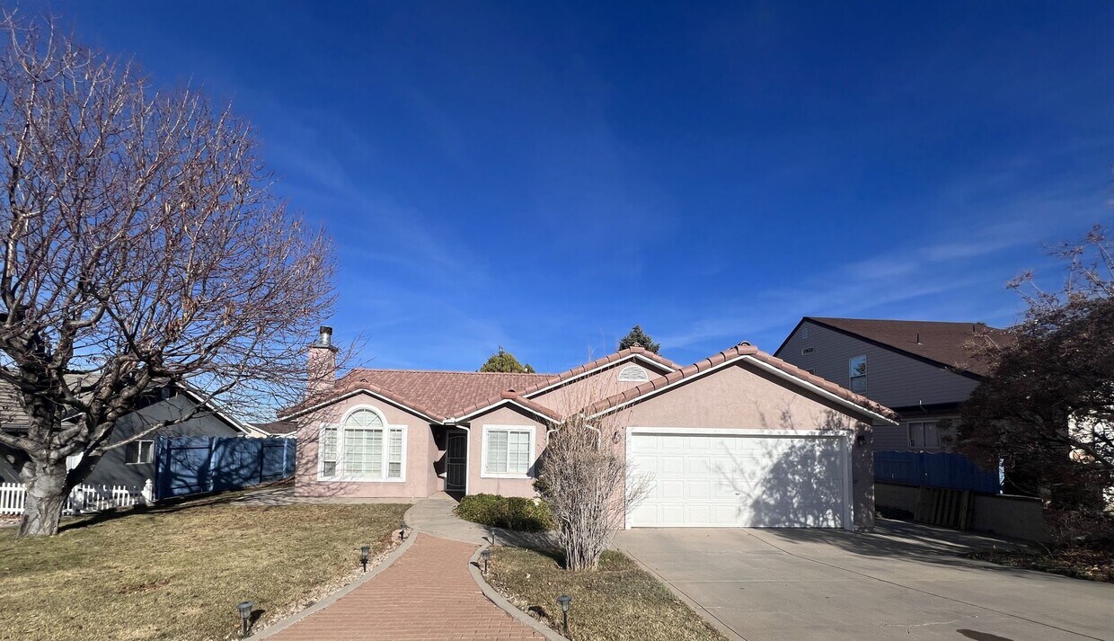 Foto principal - 3 bed - 2 bath Single Family Home!