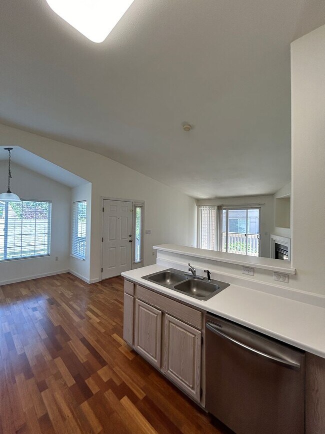 Foto del edificio - 2-bedroom Condo in Peaceful Broomfield Com...