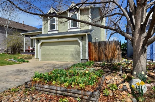 Fantastic 4BR, 3.5BA! Deck, FP, great yard, location!! (Regal) - Fantastic 4BR, 3.5BA! Deck, FP, great yard, location!! (Regal) House