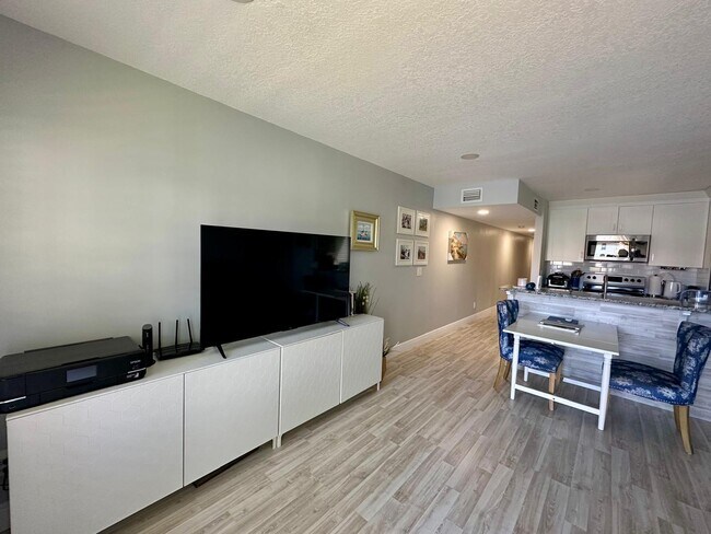 Foto del edificio - 155 Cypress Point Dr