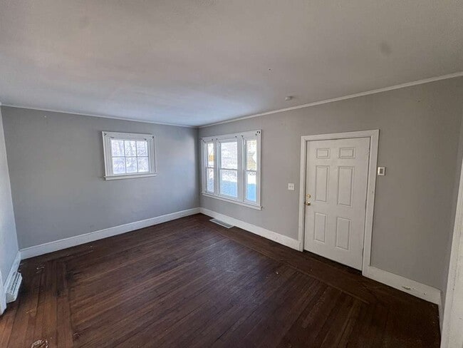 Building Photo - 240 Fountain St