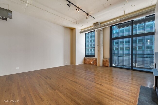 Building Photo - 130 S Canal St