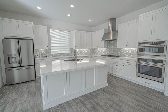 Building Photo - 3-Bedroom Home with Solar Panels & Smart Home Features in Valencia!