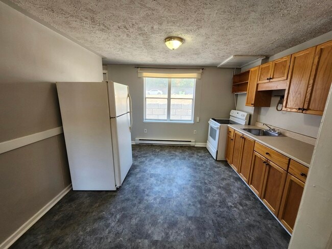 Building Photo - 47 McKenna Crescent
