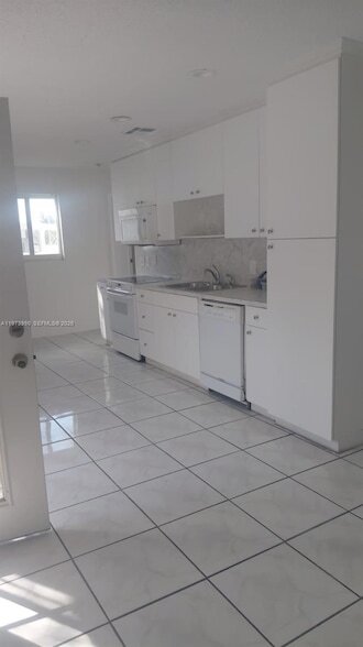 Foto del edificio - 6444 Dawson St