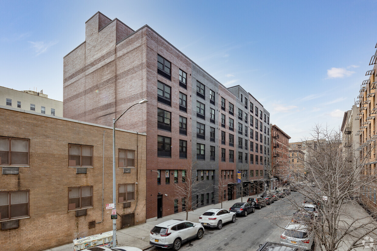 Primary Photo - 260 W 153rd St