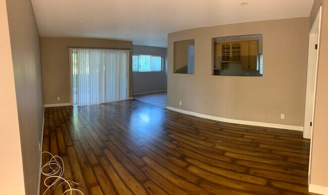 Family room/Dining room - 4714 Park Granada