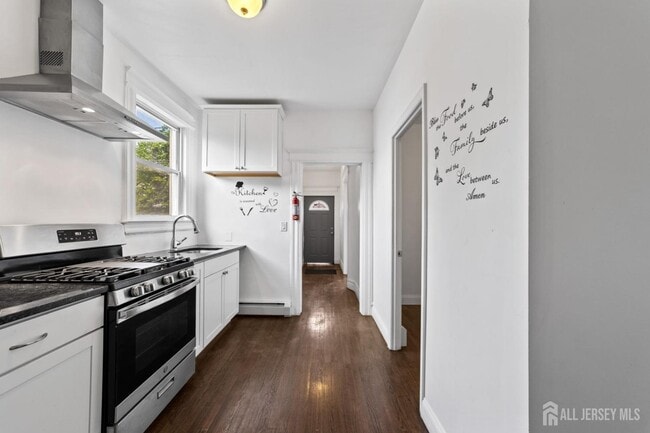 Foto del edificio - 410 Chadwick Ave