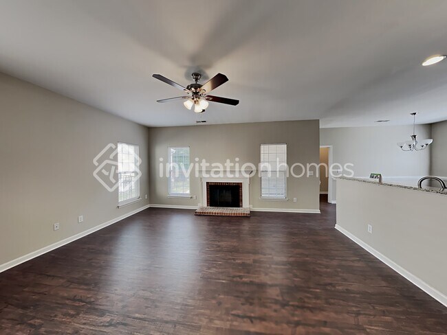 Foto del edificio - 6742 Tanners Creek Dr