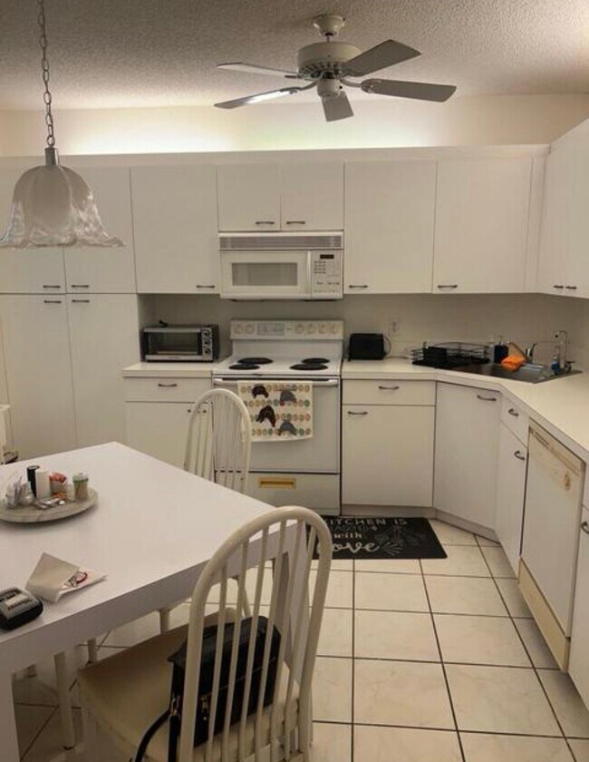 Foto del edificio - 5265 Brisata Cir