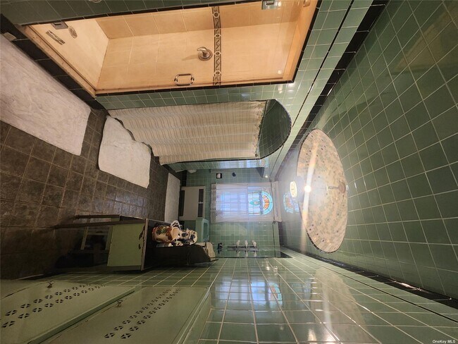 Foto del edificio - 1391 E 49th St