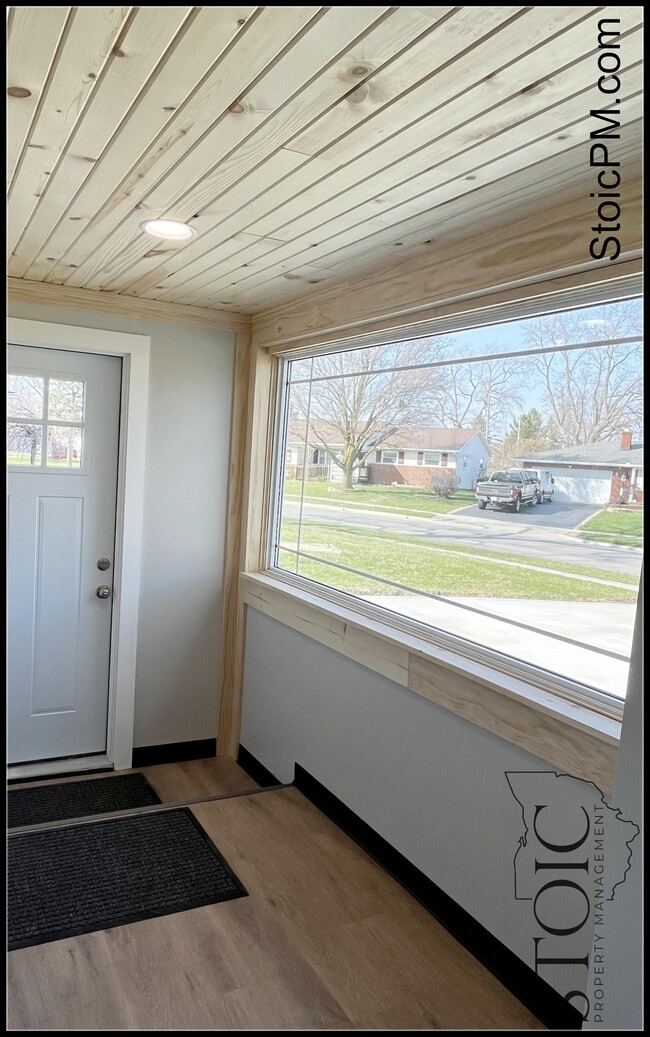 Building Photo - 2959 Woodgrove Dr