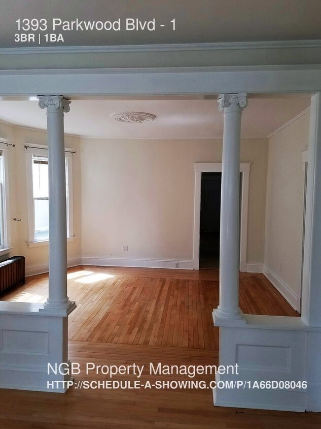 Primary Photo - 1393 Parkwood Blvd