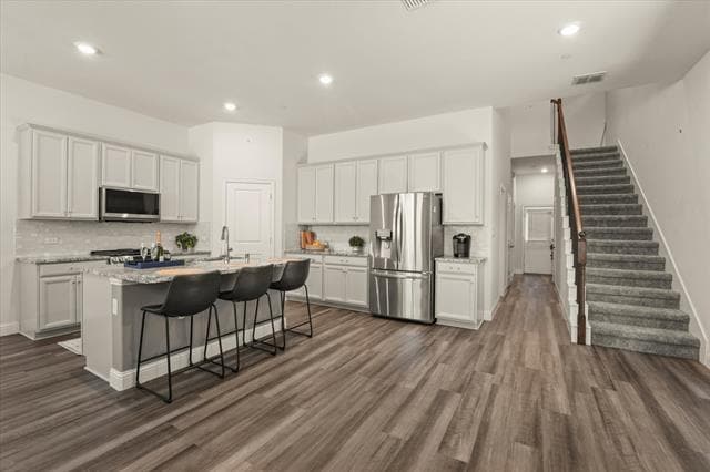 Building Photo - 7424 Palisades Dr