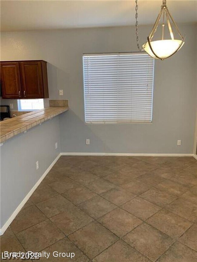 Building Photo - 3 br, 2.5 bath House - 6012 Traviata Ave