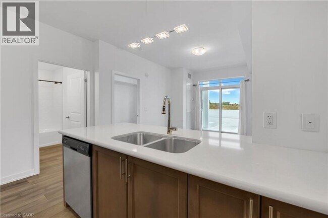 Building Photo - 5055 Greenlane Rd