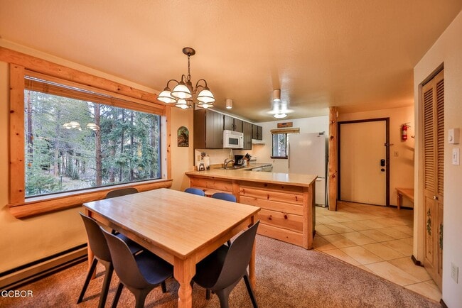 Comedor/Cocina - 44 Village Dr