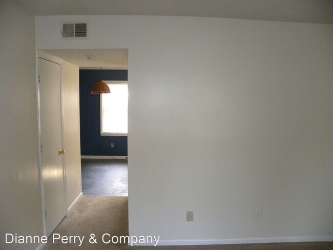 Building Photo - 2 br, 1.5 bath House - 403 Lennon Dr.