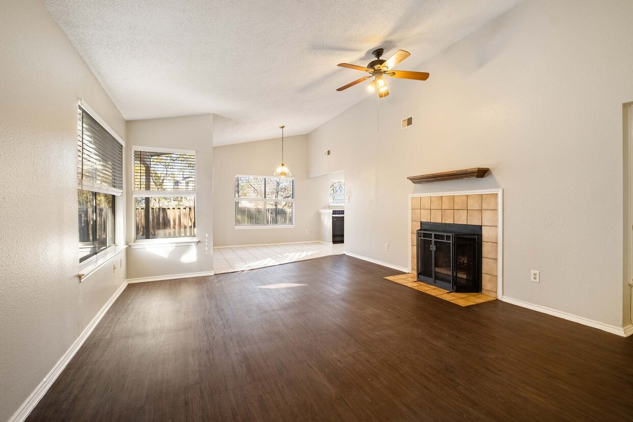 Primary Photo - 3 Bedroom, 2 Bath, Single Story Home in Mi...