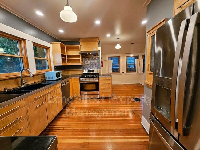 Foto del edificio - 636 N Shaver St