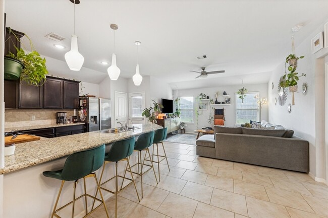 Building Photo - 3018 Village Creek Dr