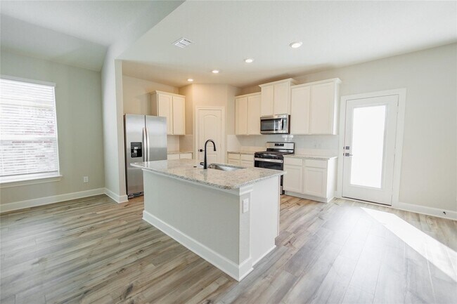 Foto del edificio - 613 Harbor Oaks Dr