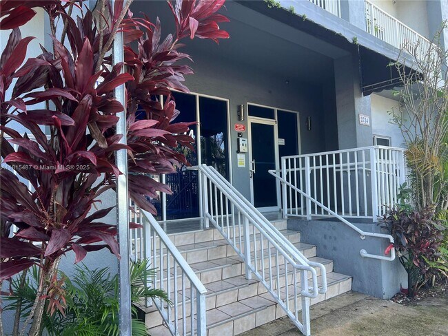 Building Photo - 2734 Bird Ave