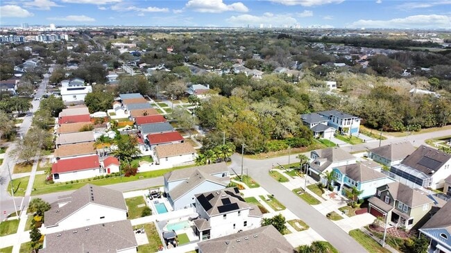 Building Photo - 7603 S Westshore Blvd