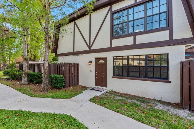 Building Photo - 111 Weybridge Cir