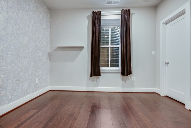 Foto del edificio - 7229 Georgia Ave NW