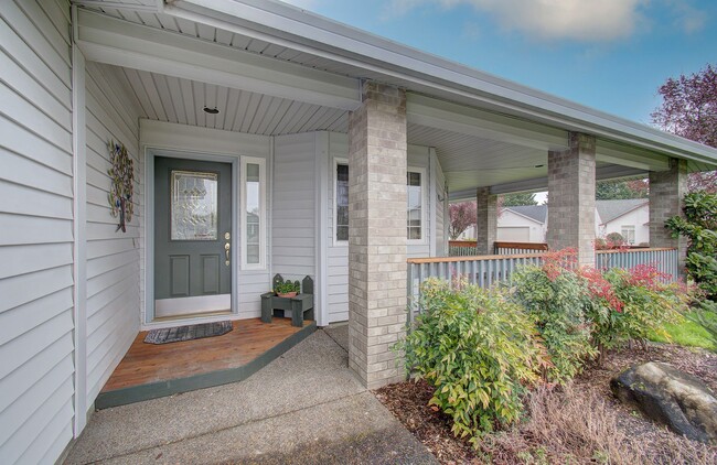 Building Photo - Single Level In Heart of Salmon Creek
