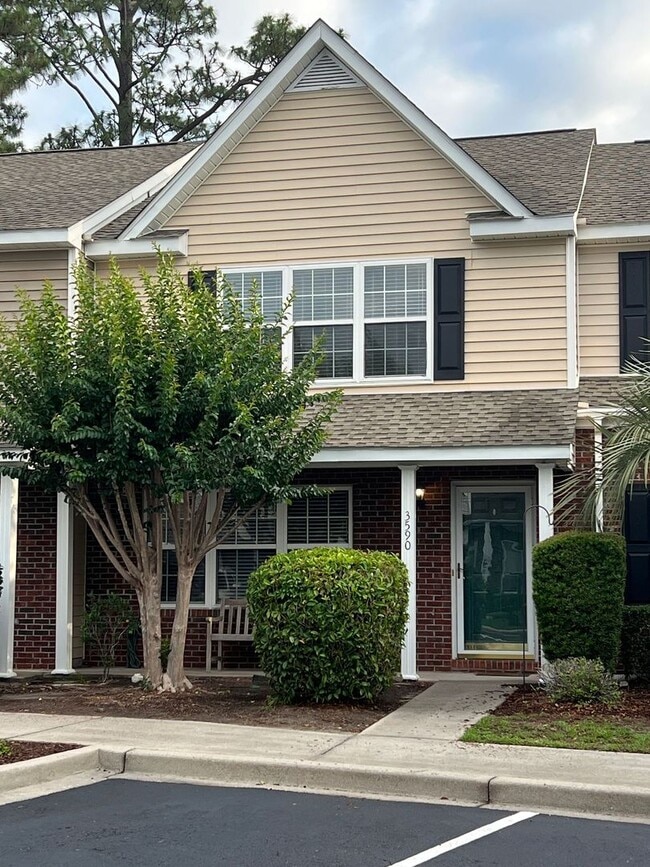 Building Photo - 3590 Evergreen Way