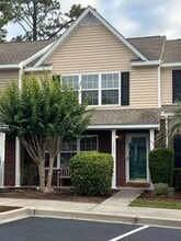 Building Photo - 3590 Evergreen Way
