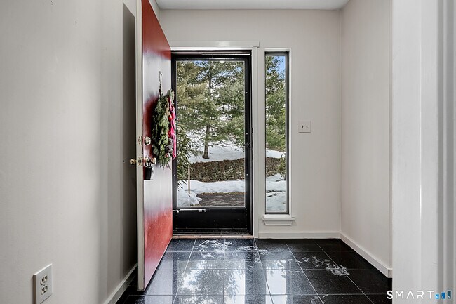 Foto del edificio - 17 Maple Ln