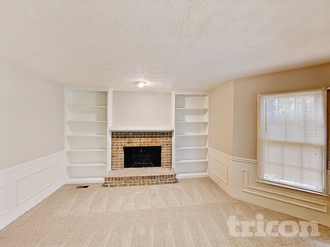 Foto del edificio - 1720 Ridgefield Dr