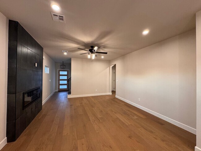 Building Photo - 4 bedrooms - 3 full baths - Brand New