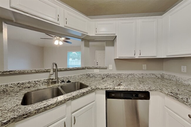 Building Photo - 18203 Campbellford Dr