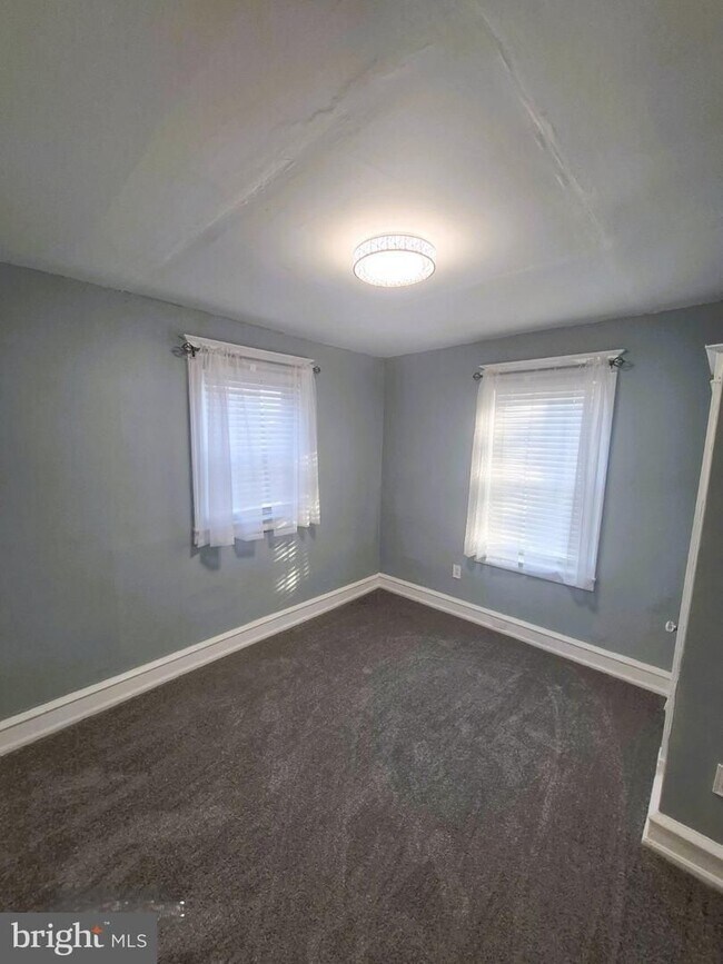 Foto del edificio - Freshly updated 3-bedroom, 1-bath home in Germantown
