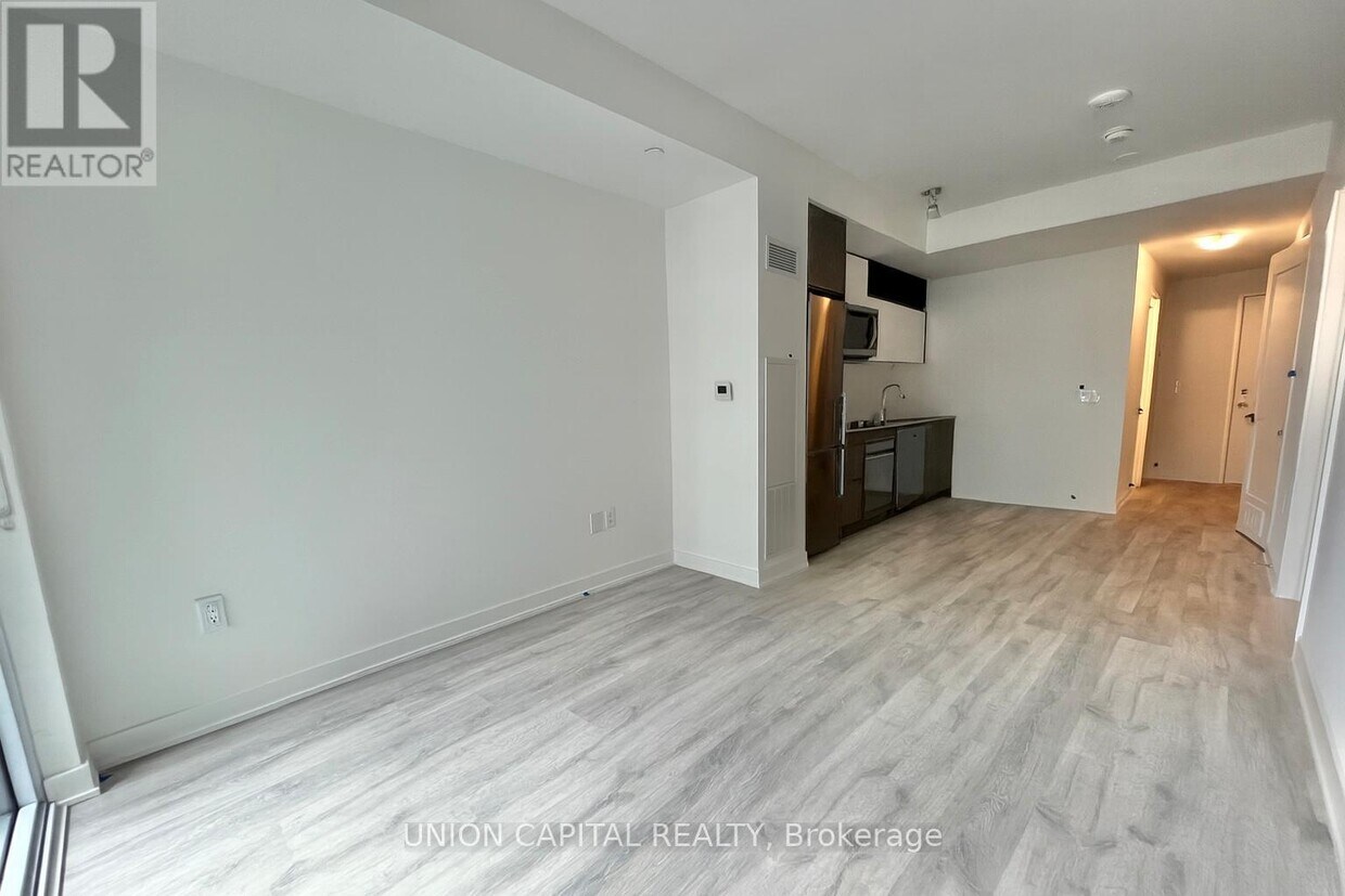 Primary Photo - 121 Lower Sherbourne St