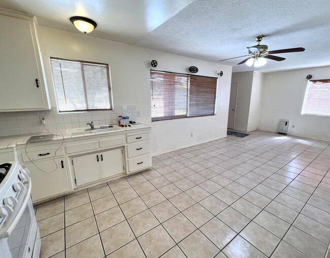 Building Photo - 33671 Beverly Dr