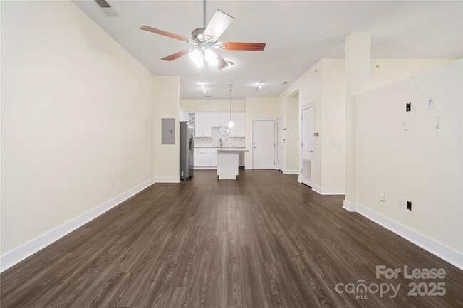 Building Photo - 716 N Davidson St