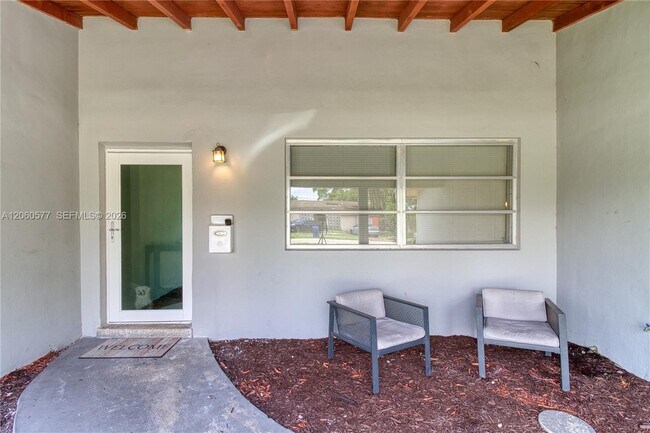 Foto del edificio - 6620 NW 21st Ct