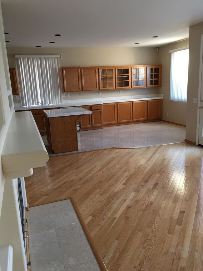 Building Photo - 306 Monterey Dr