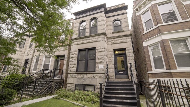 Exterior - 1513 W Addison St