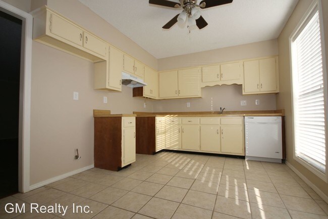 Building Photo - 2 br, 2.5 bath House - 3095 Littlefield Cove