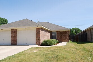 Building Photo - 939 Maplewood Dr
