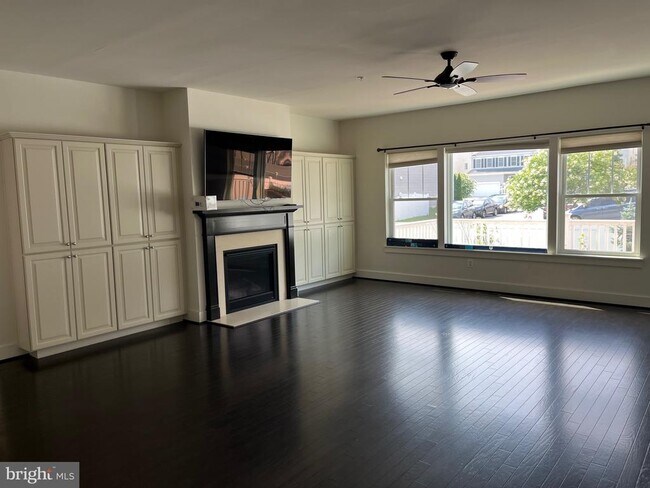 Foto del edificio - 1705 Willard Way