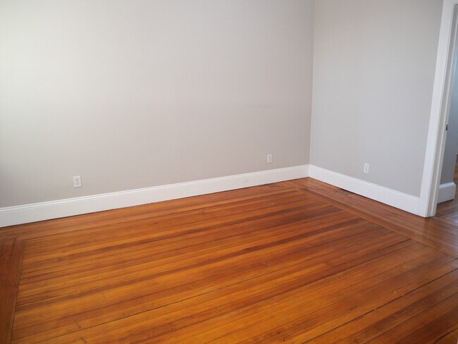 Foto del edificio - 14 Chestnut Hill Ave