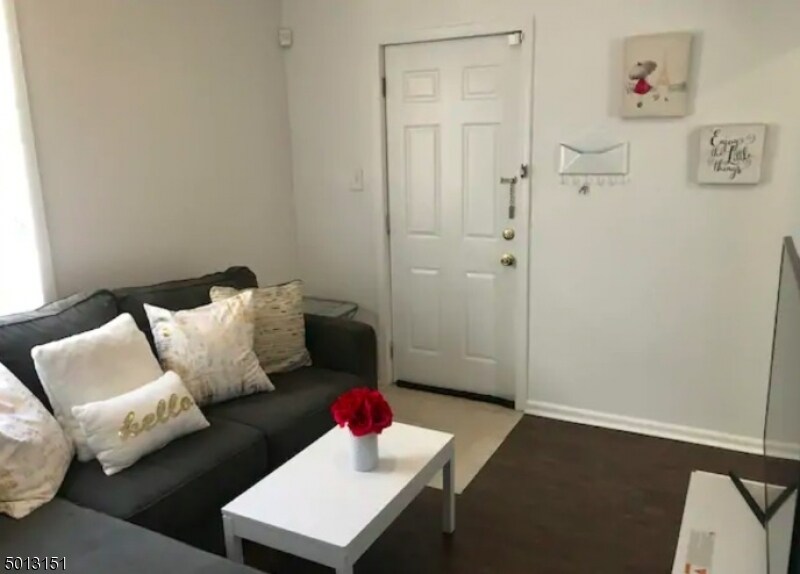 Primary Photo - 122 Cacciola Pl